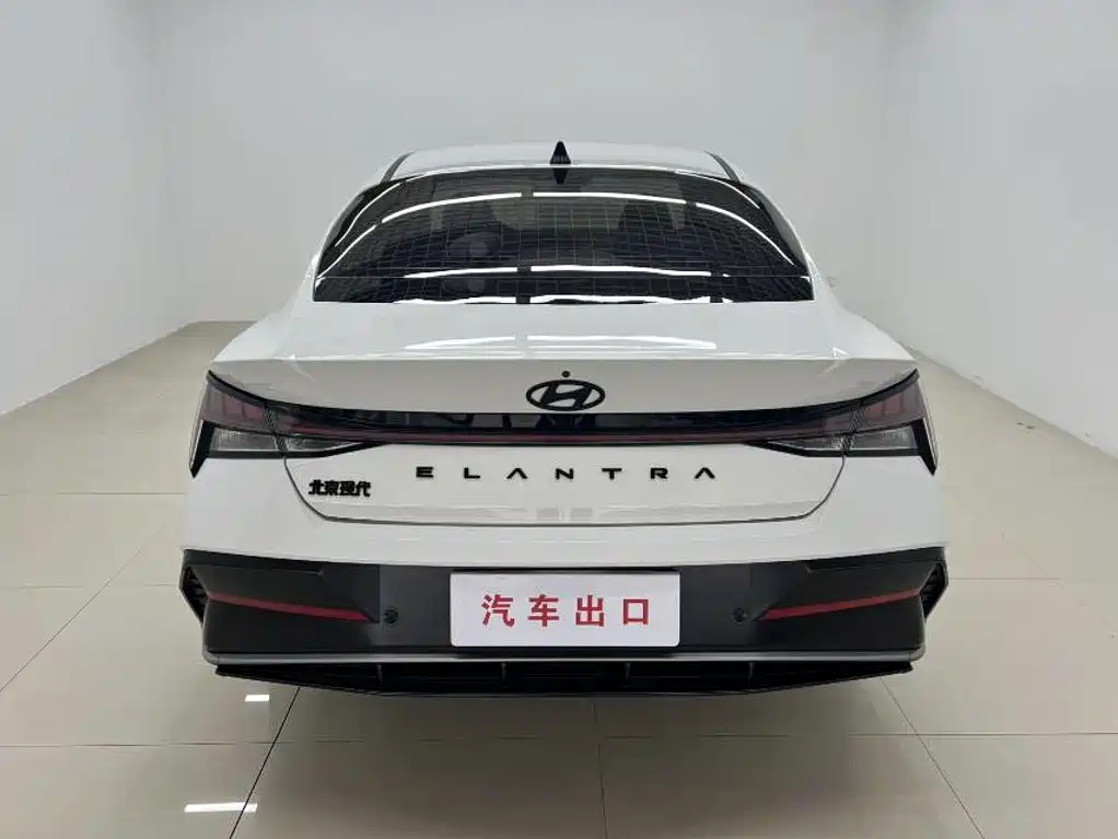Hyundai Elantra 2024