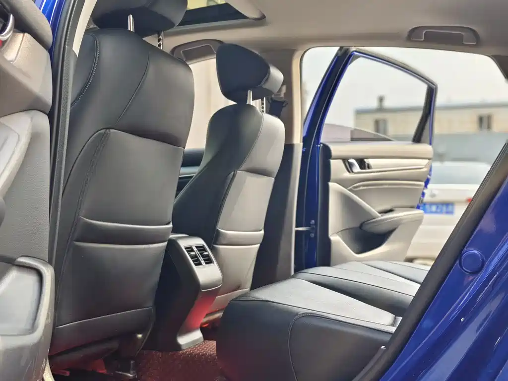 Honda Accord 2019 — фото 13