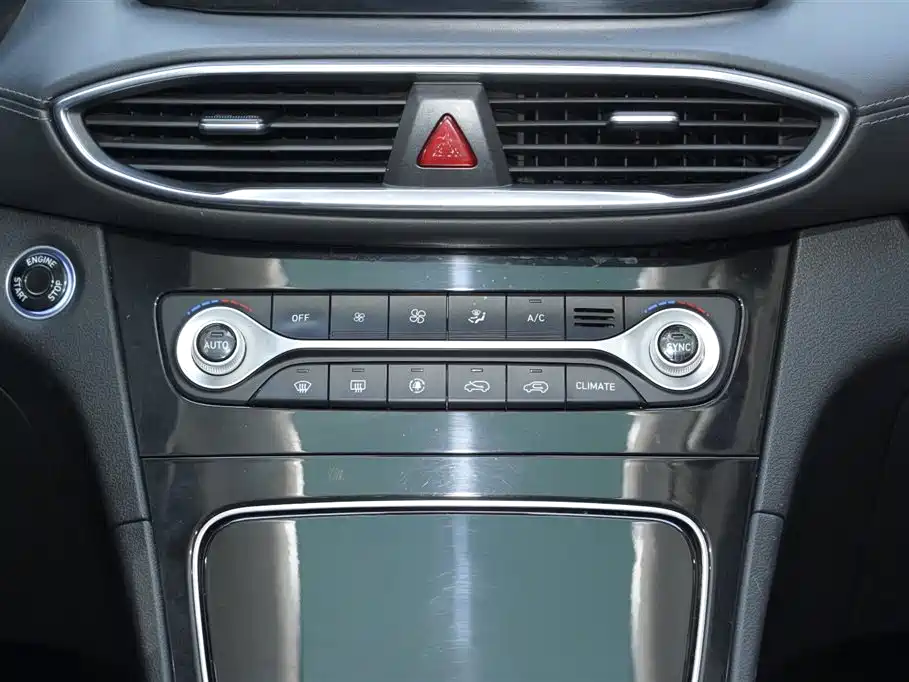 Hyundai Santa Fe 2020 — фото 12