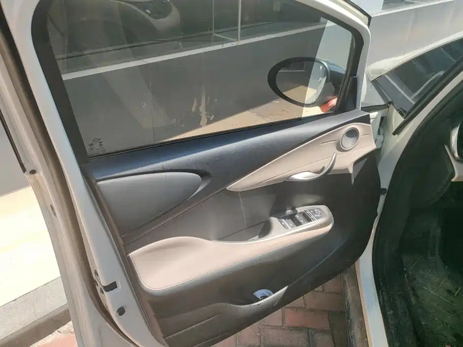 BYD Dolphin 2025