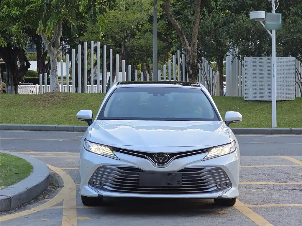 Toyota Camry 2020 — фото 27