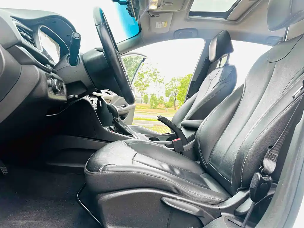 Buick Excelle GT 2018 — фото 12