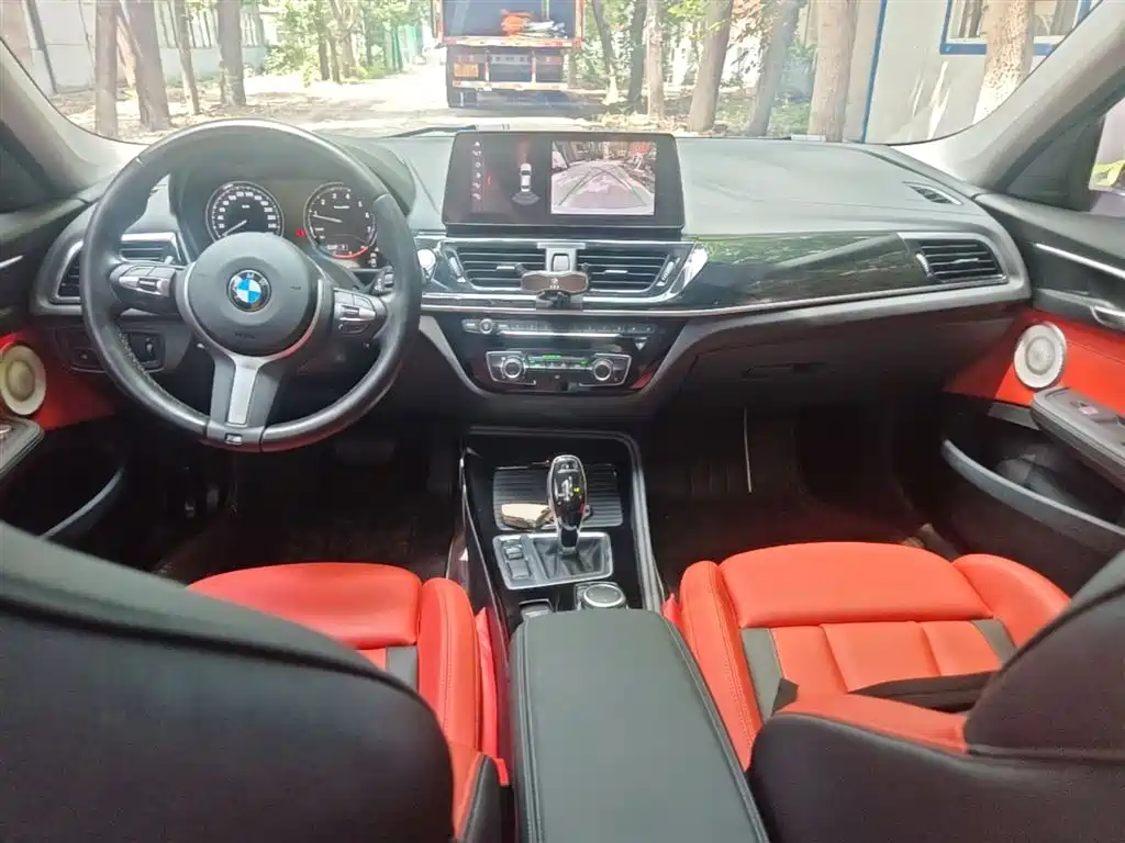 BMW 1 Series 2022 — фото 10