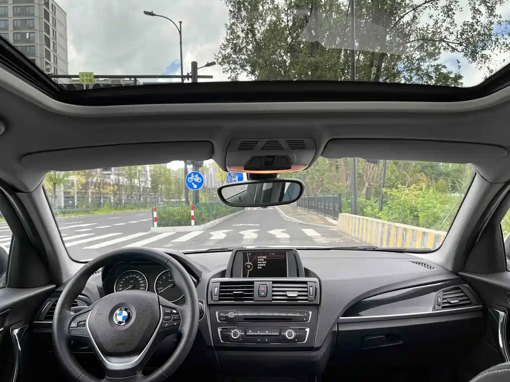 BMW 1 Series 2012 — фото 11