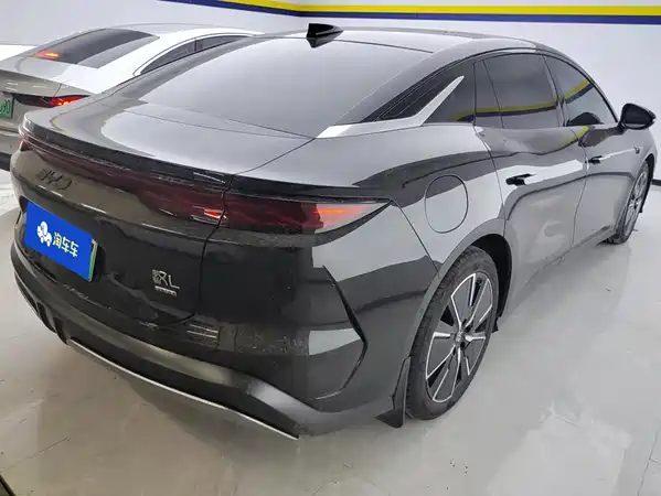BYD Han L 2025