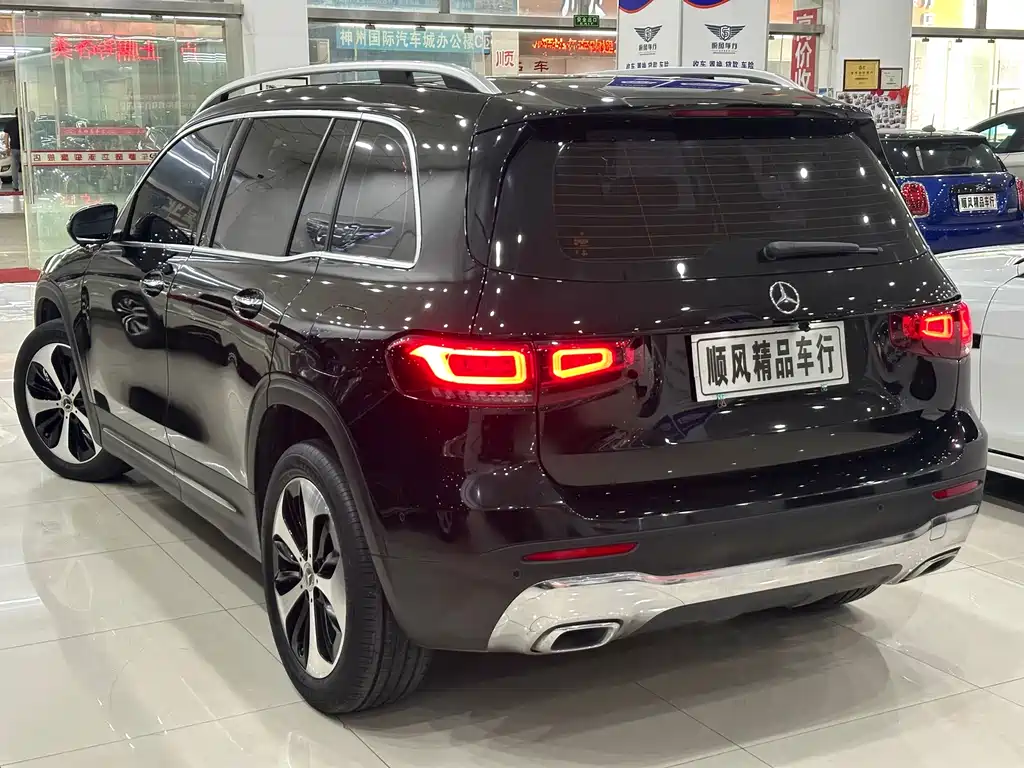 Mercedes-Benz GLB 2023 — фото 33