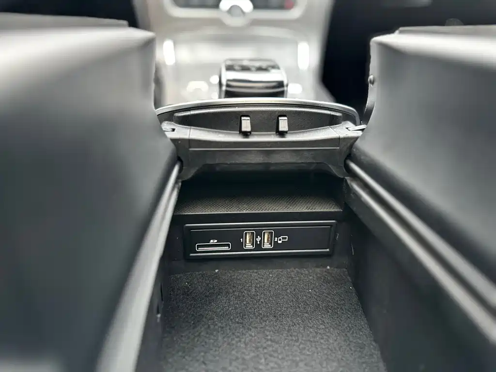 Mercedes-Benz C-Class 2018 — фото 8