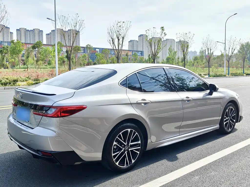 Toyota Camry 2025 — фото 15