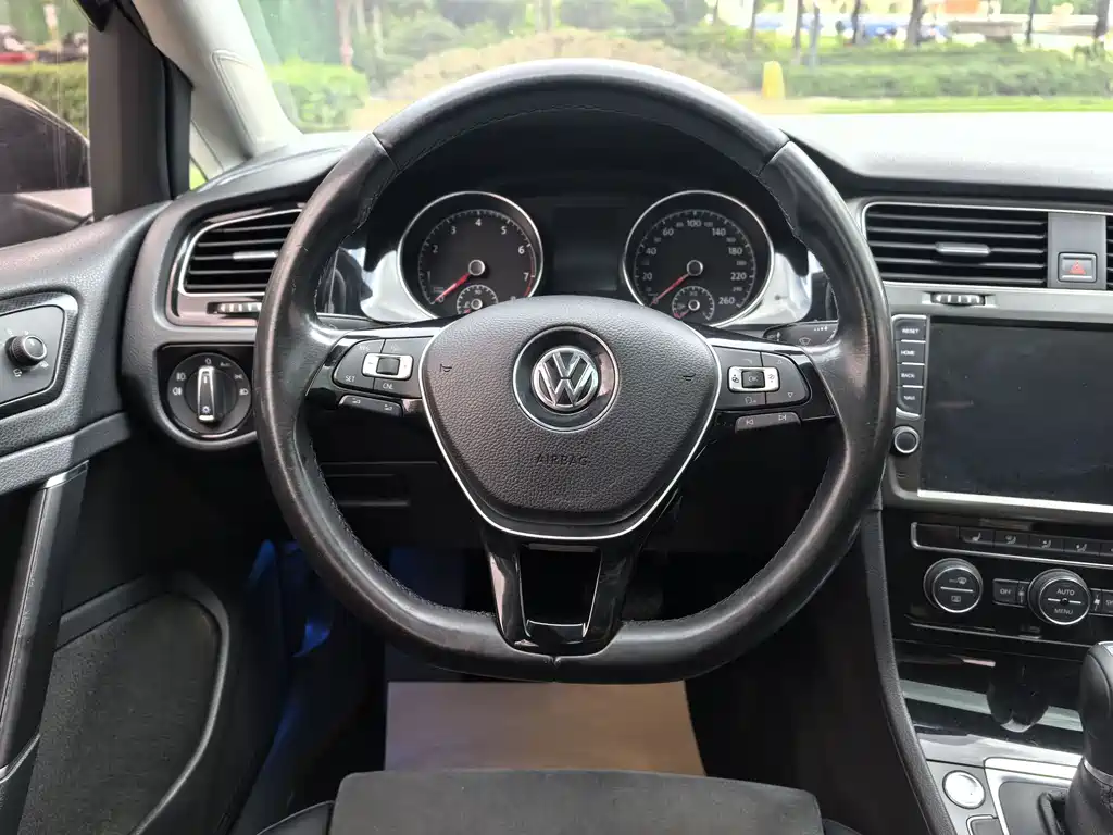 Volkswagen Golf 2015 — фото 9