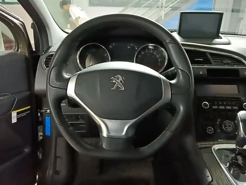 Peugeot 3008 2015 — фото 11