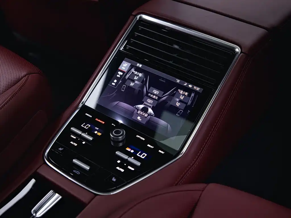 Porsche Panamera 2022 — фото 28