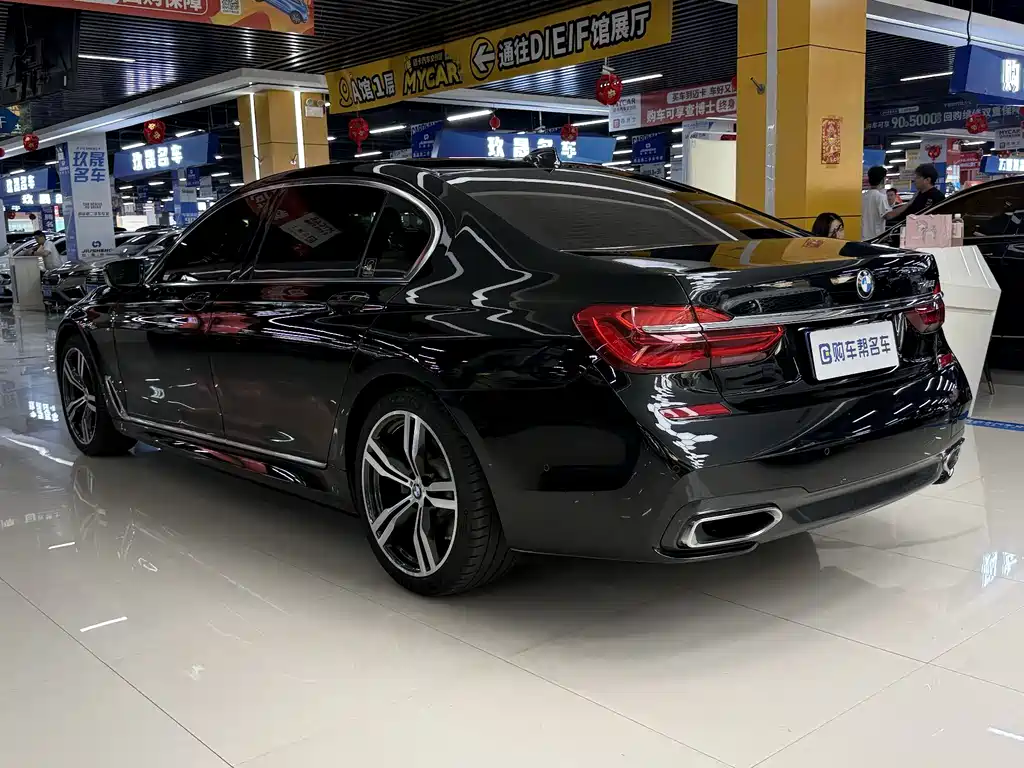 BMW 7 Series 2018 — фото 14