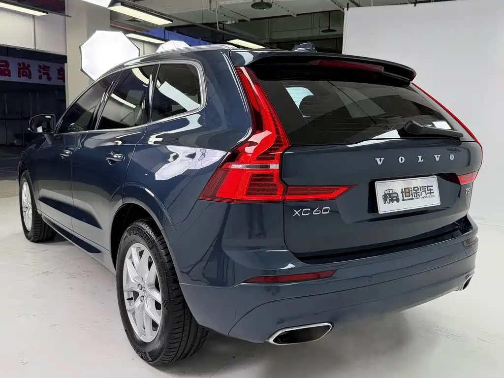 Volvo XC60 2019 — фото 26