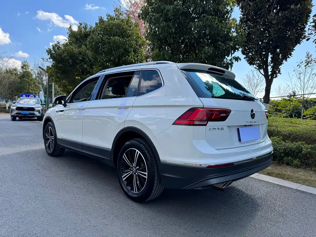 Volkswagen Tiguan L 2021 — фото 6