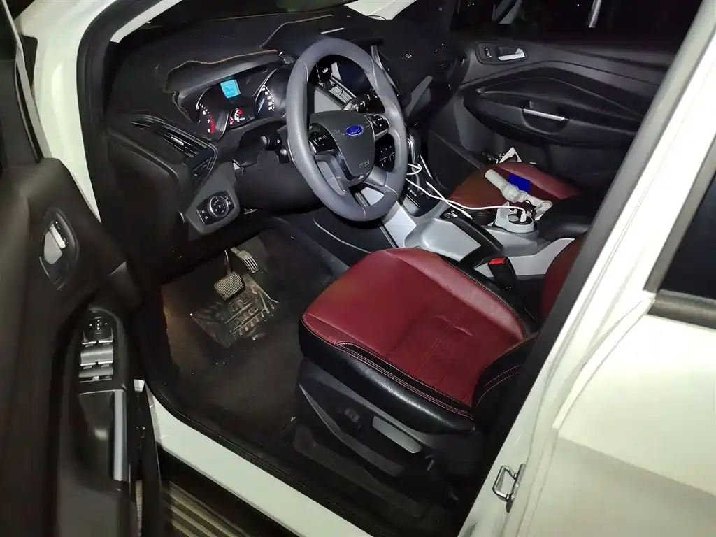 Ford Kuga 2015 — фото 12