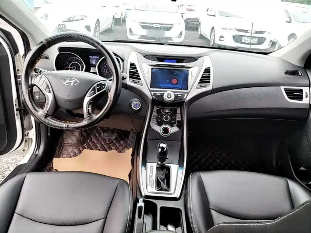 Hyundai Elantra Langdong 2015 — фото 10