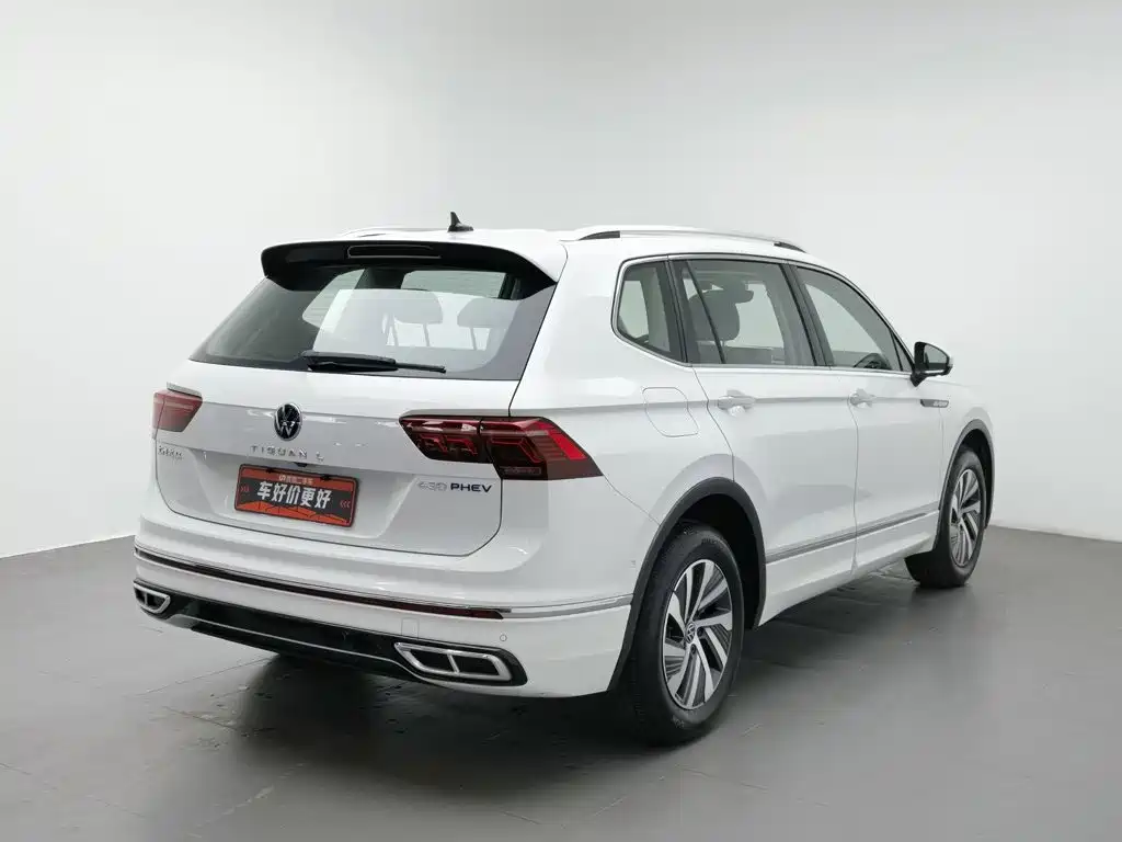 Volkswagen Tiguan L Plug-In Hybrid 2024 — фото 2