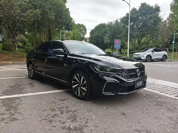 Volkswagen Passat 2023