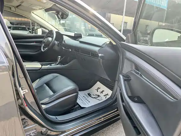 Mazda 3 Axela 2022
