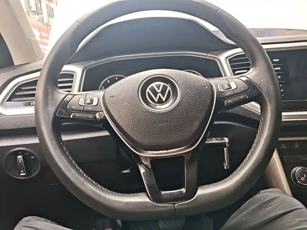 Volkswagen T-Roc 2021 — фото 11