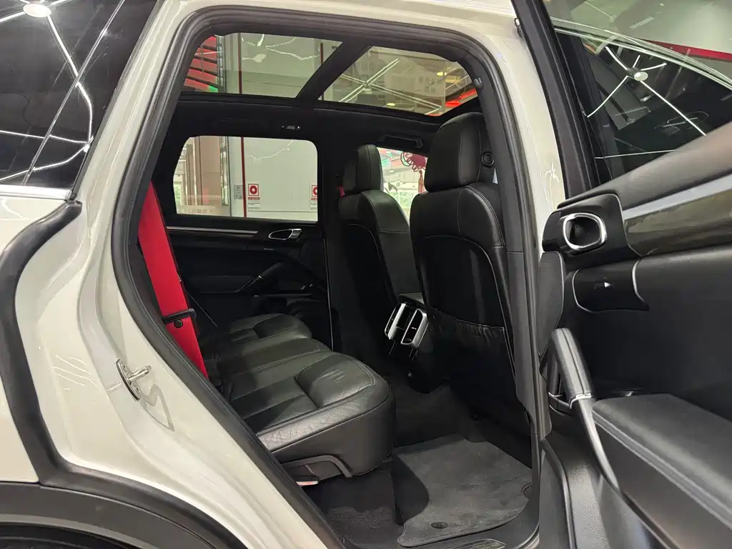 Porsche Cayenne 2015 — фото 9