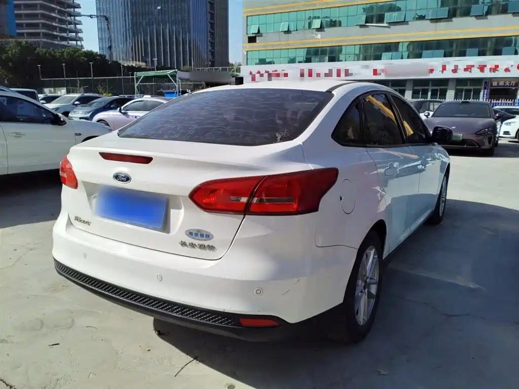 Ford Focus 2015 — фото 7