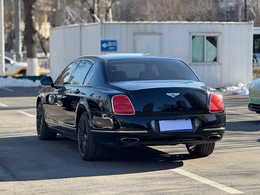 Bentley Flying Spur 2011 — фото 17