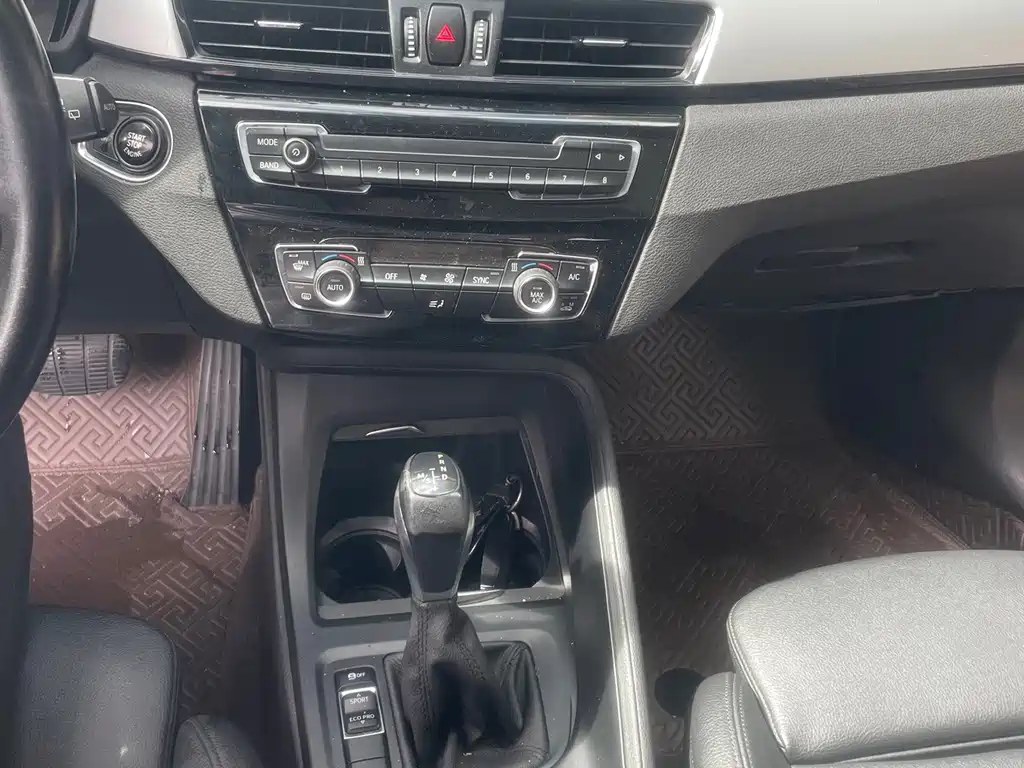 BMW X1 2018 — фото 15