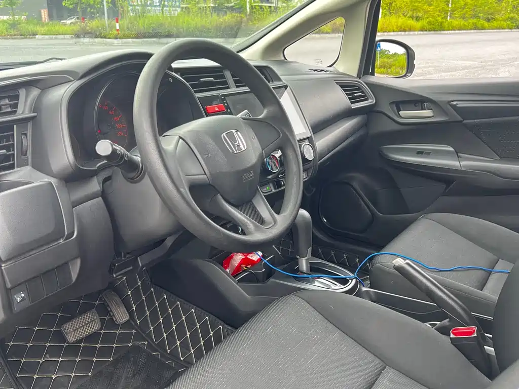 Honda Fit 2016 — фото 8
