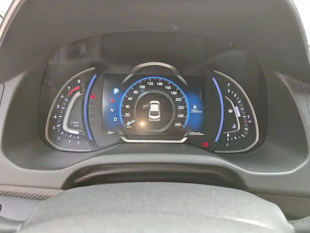 Hyundai Elantra 2020 — фото 12