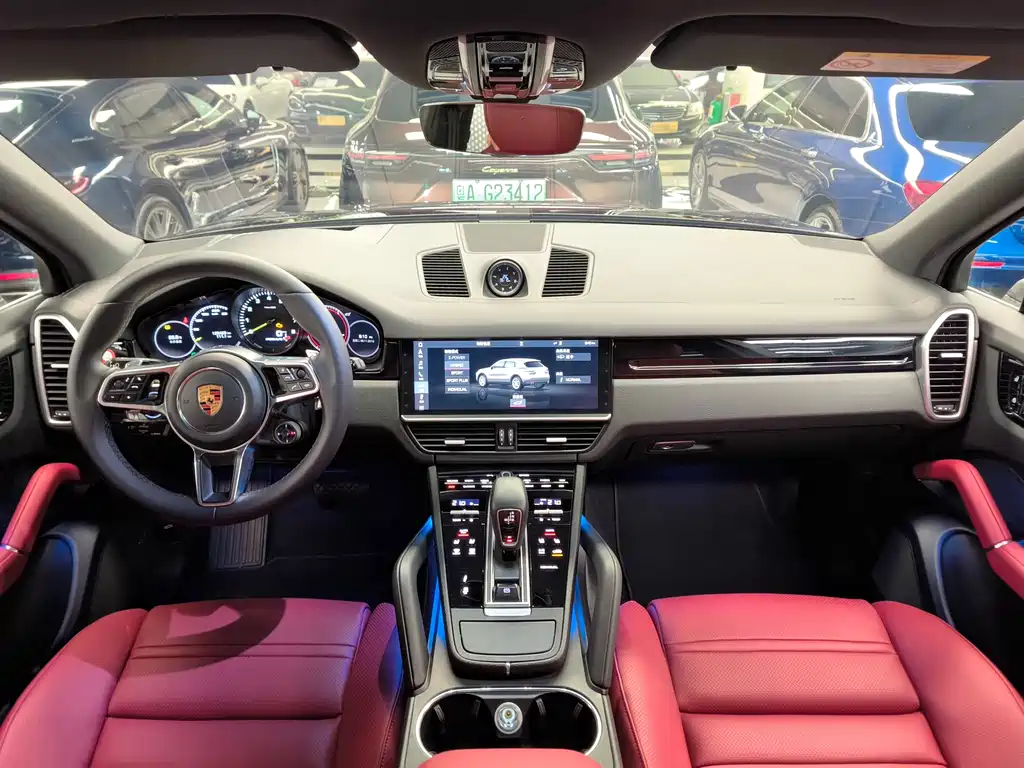 Porsche Cayenne Hybrid 2019 — фото 23