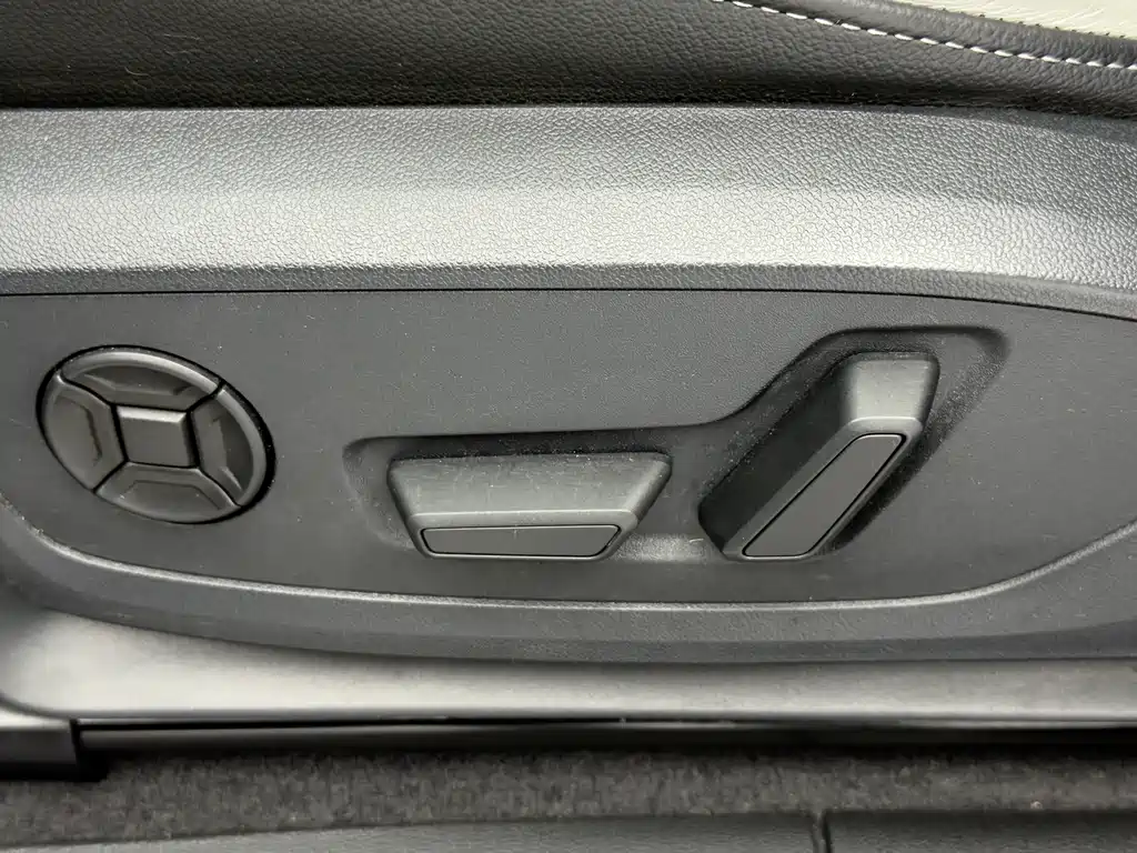 Audi Q3 2021 — фото 15