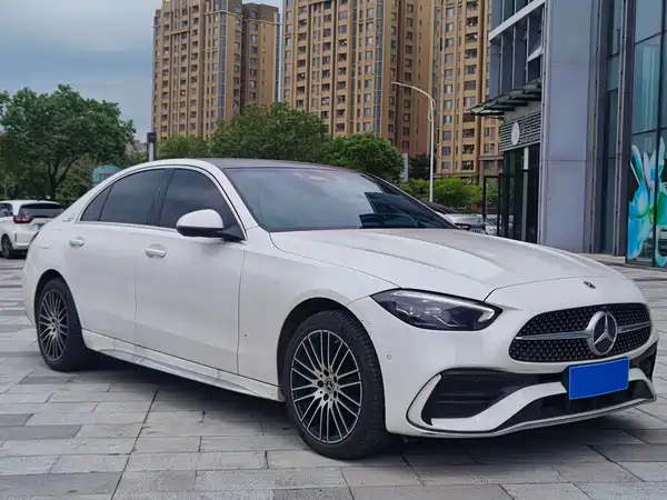 Mercedes-Benz C-Class 2024