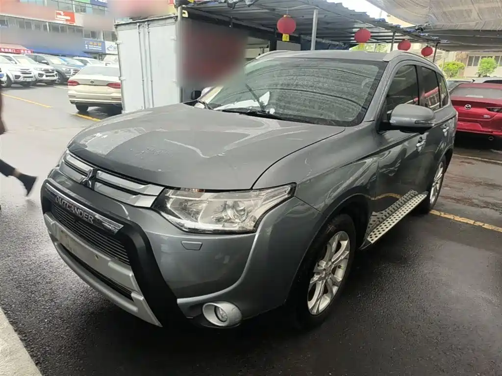 Mitsubishi Outlander 2015