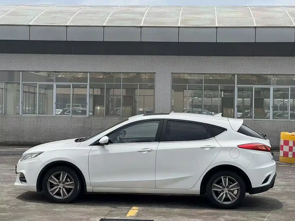 Changan Eado XT 2018 — фото 8
