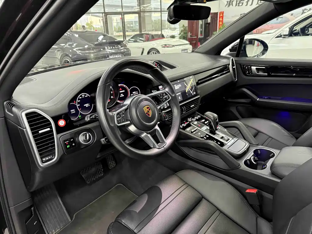 Porsche Cayenne 2019 — фото 11
