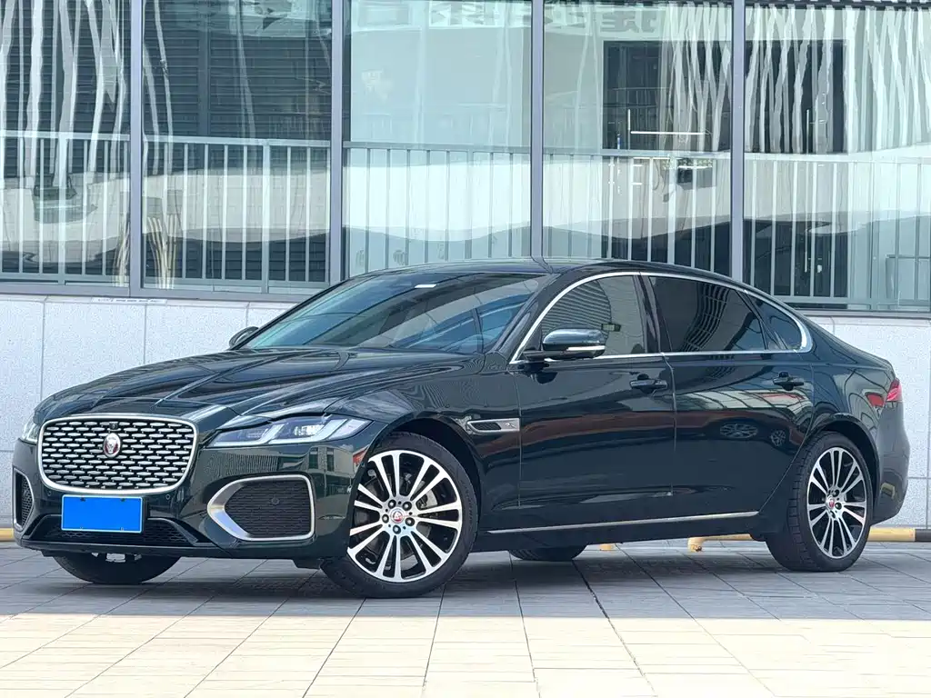 Jaguar XFL 2024 — фото 1