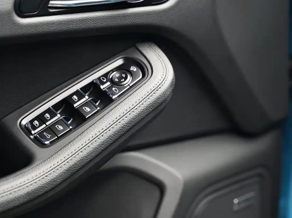 Porsche Macan 2022 — фото 16