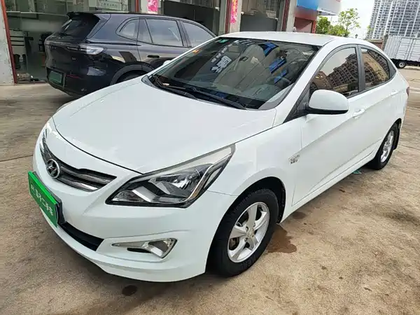 Hyundai Accent 2015