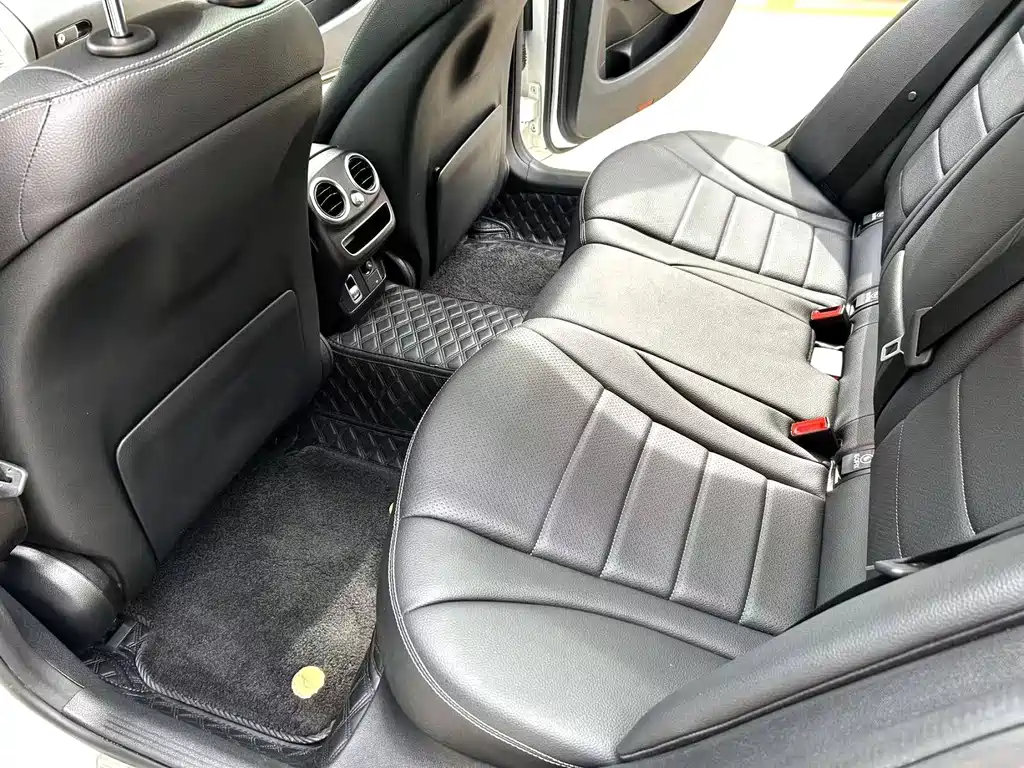 Mercedes-Benz C-Class 2020