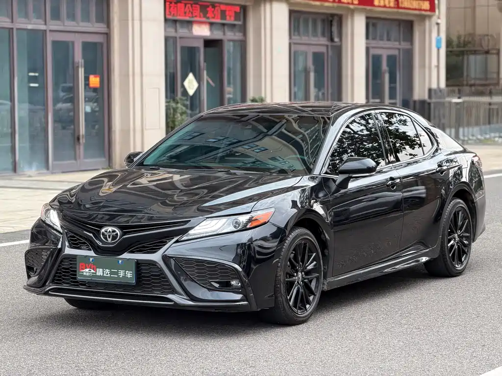Toyota Camry 2023 — фото 4