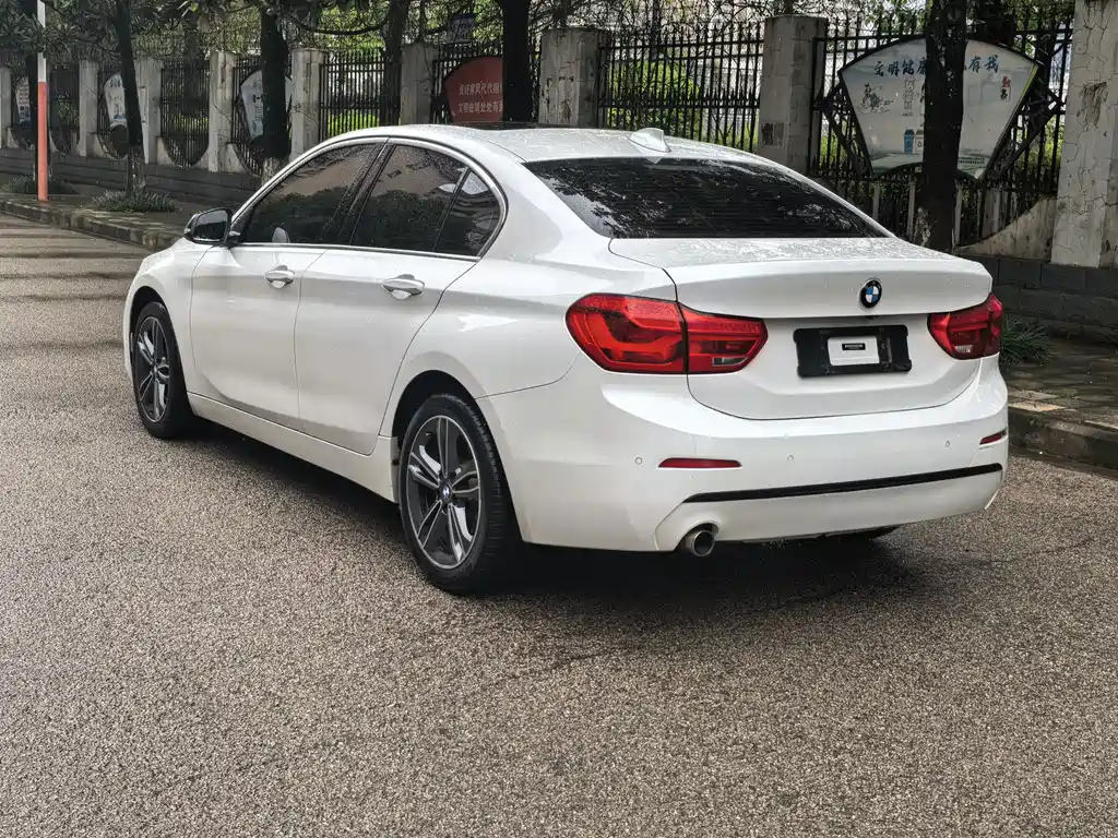 BMW 1 Series 2018 — фото 4