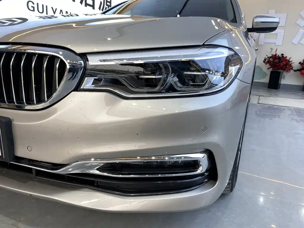 BMW 5 Series New Energy 2018 — фото 17