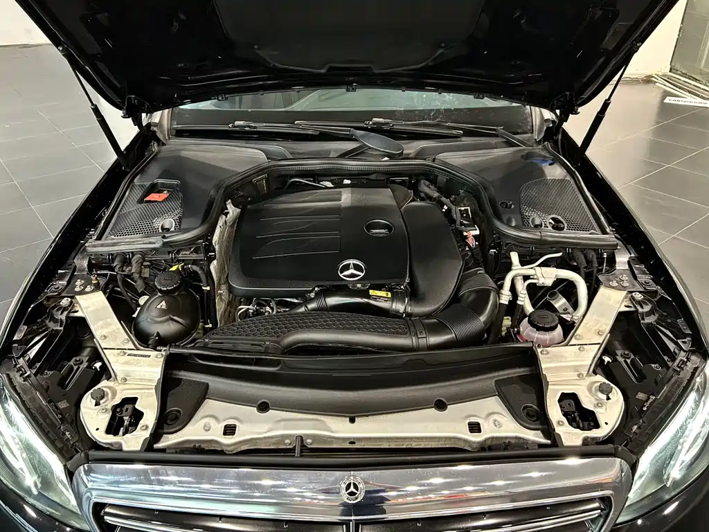 Mercedes-Benz E-Class 2019 — фото 20