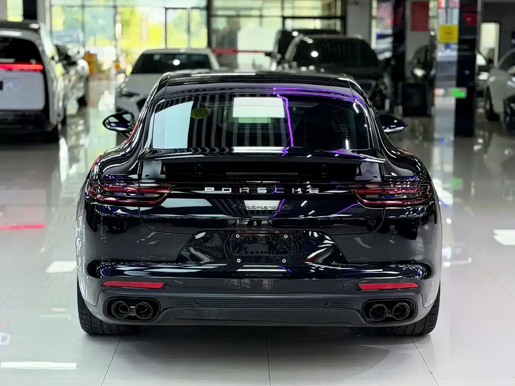 Porsche Panamera 2018 — фото 12