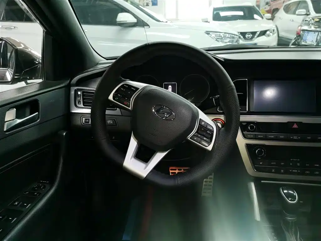 Hyundai Sonata 2015 — фото 11