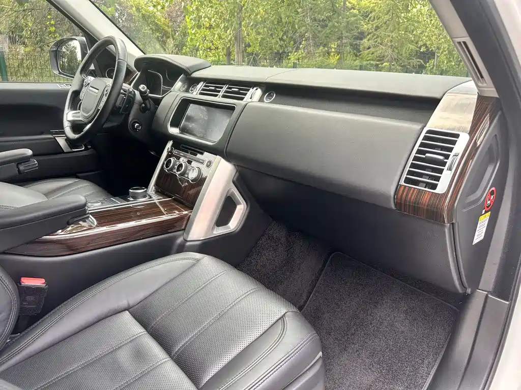 Land Rover Range Rover 2018 — фото 12