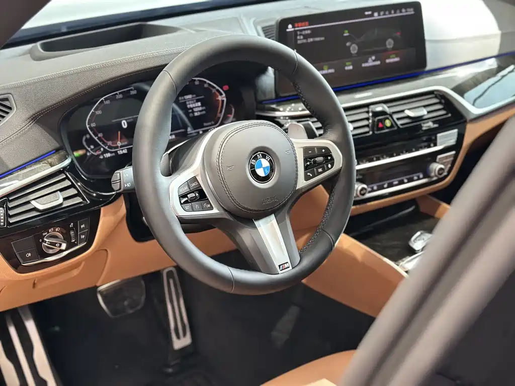 BMW 6 Series GT 2024 — фото 12