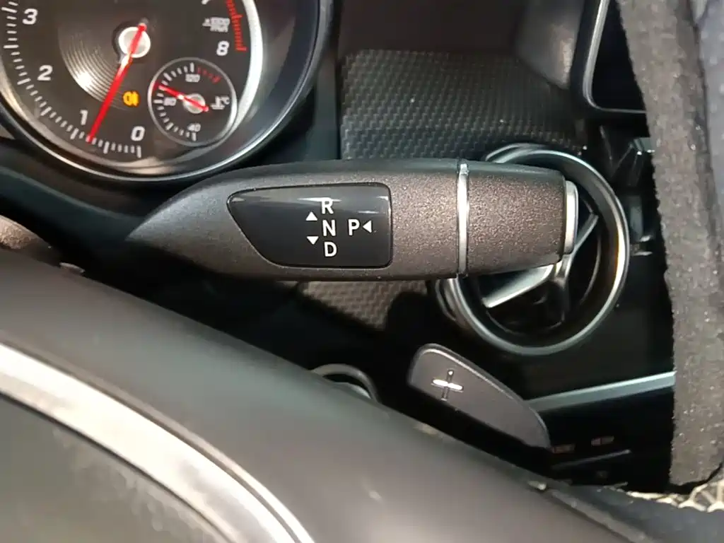 Mercedes-Benz GLA 2017 — фото 14
