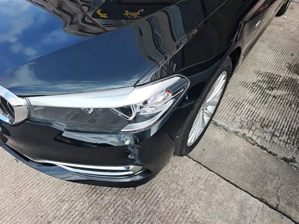 BMW 5 Series 2018 — фото 23